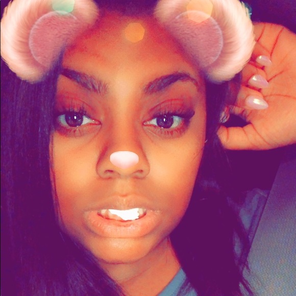 Meet your Posher, Jahmella - Picture 1 of 4